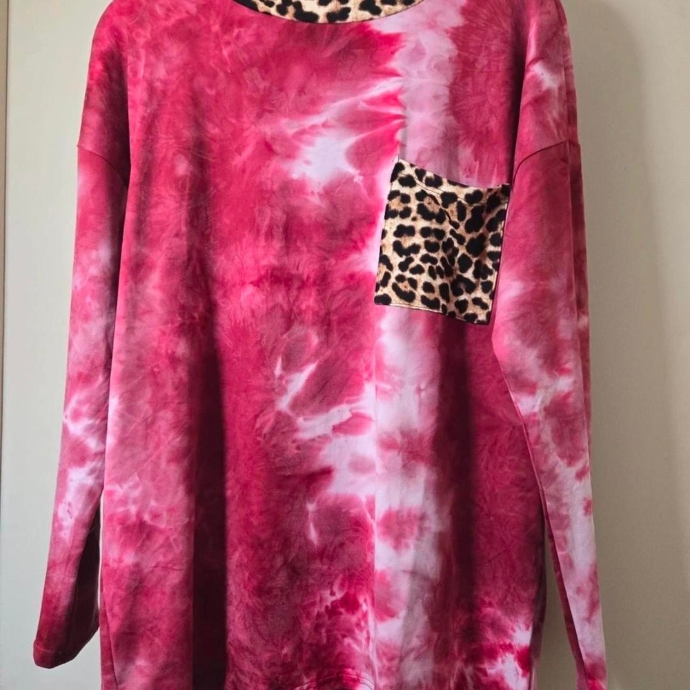 Pink and white tie-dye with leopard print pocket, very soft